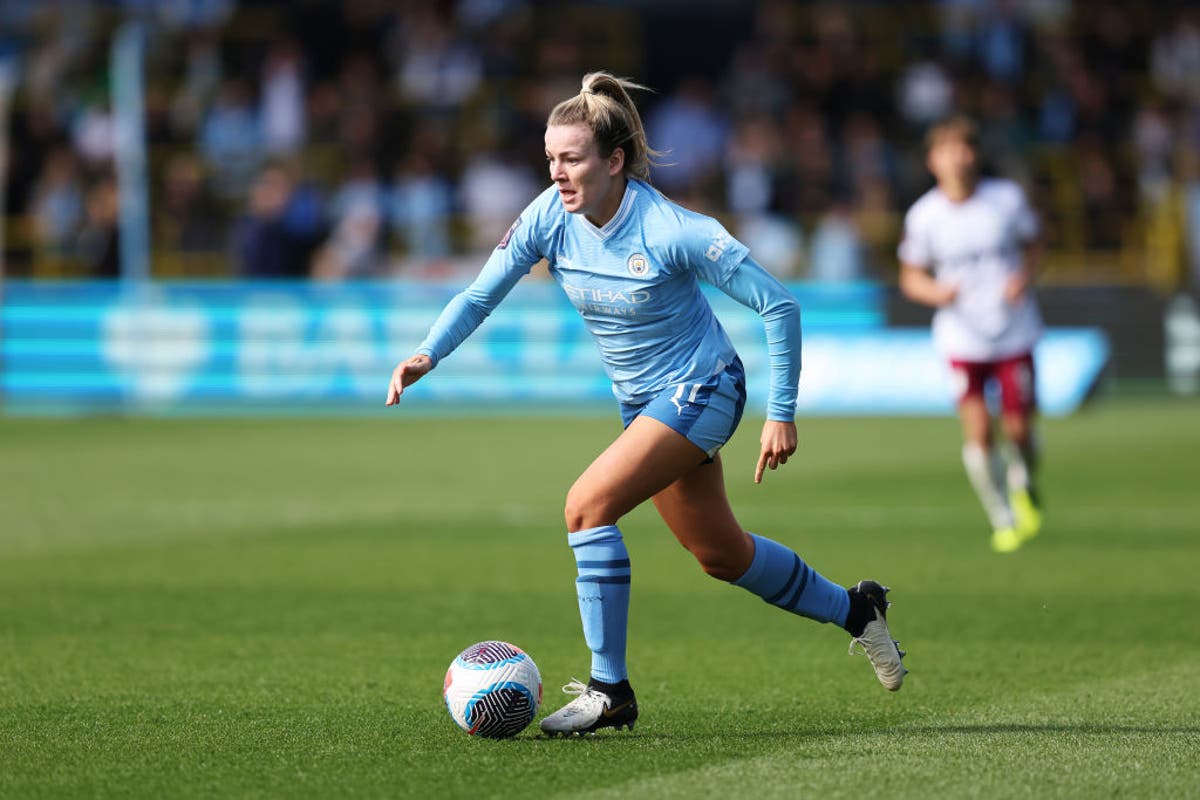 Lauren Hemp rejects Barcelona speculation to sign new Man City deal