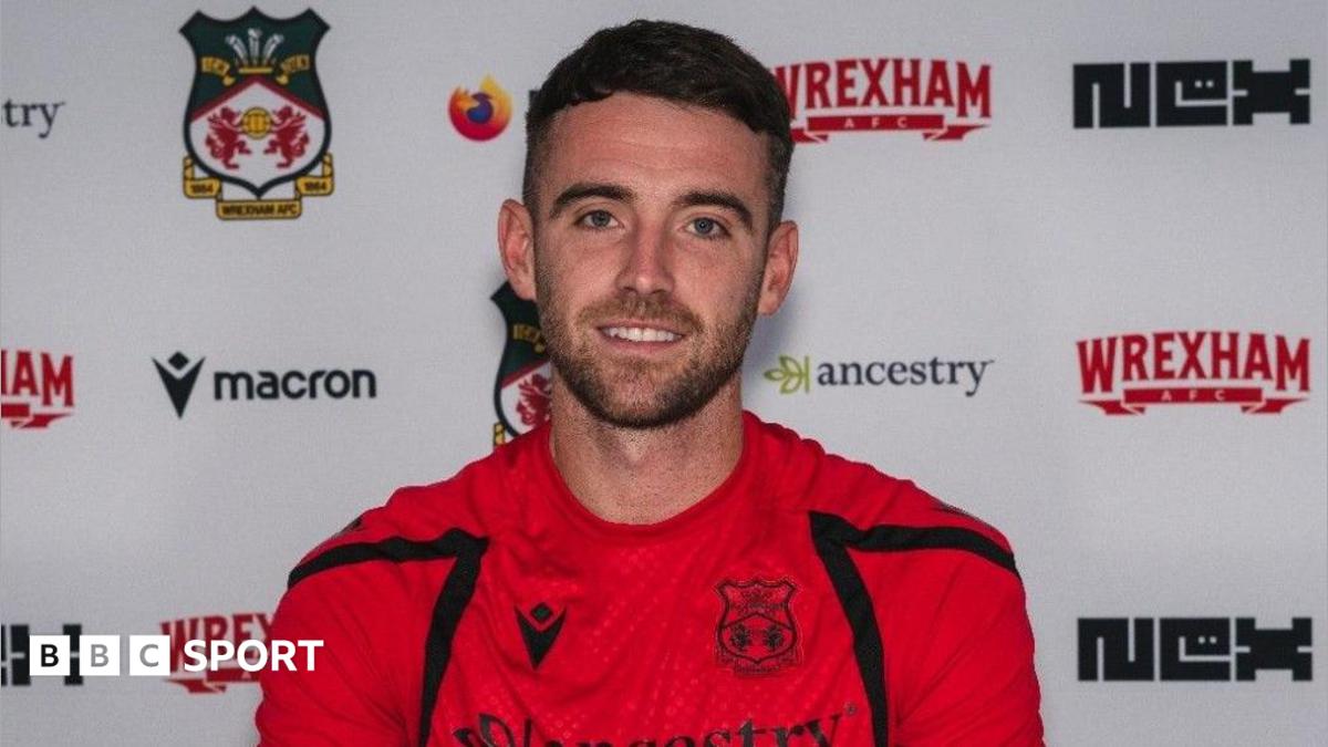 Wrexham sign Preston North End captain Ben Whiteman